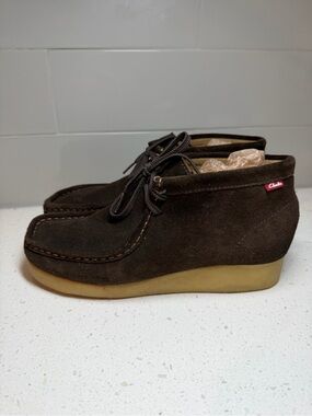 Clarks Men’s Chukka Boots Dark Brown Suede Stinson shoes hi ankle men’s size 8